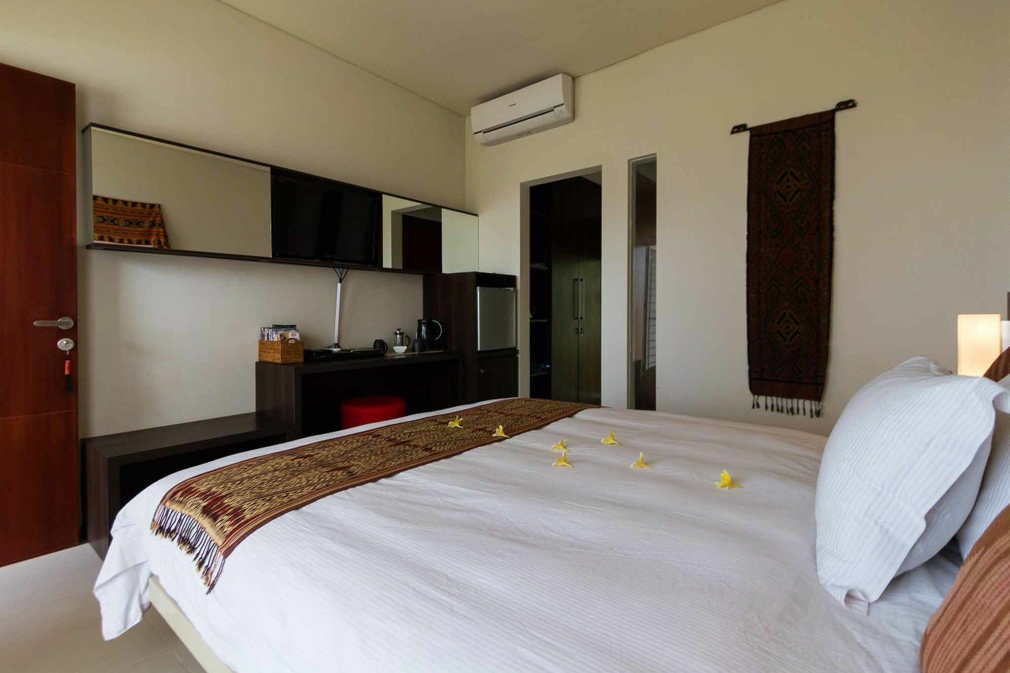 Villa Karingal Senggigi Exterior foto